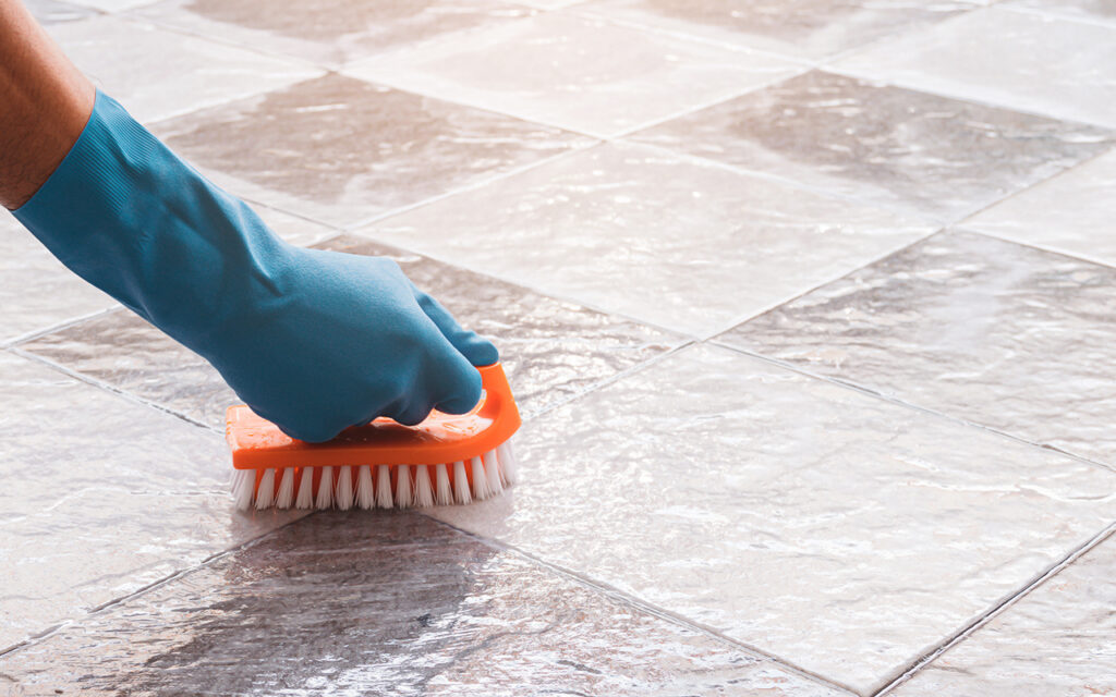 Cleaning grout