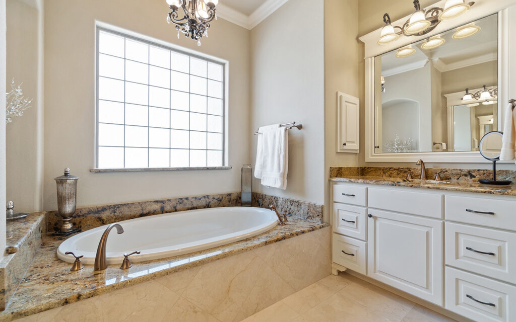 Lighting Fixtures in bathroom