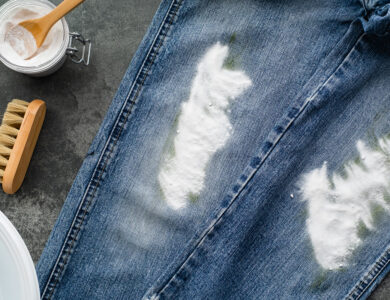 Dying jeans with hydrogen peroxide