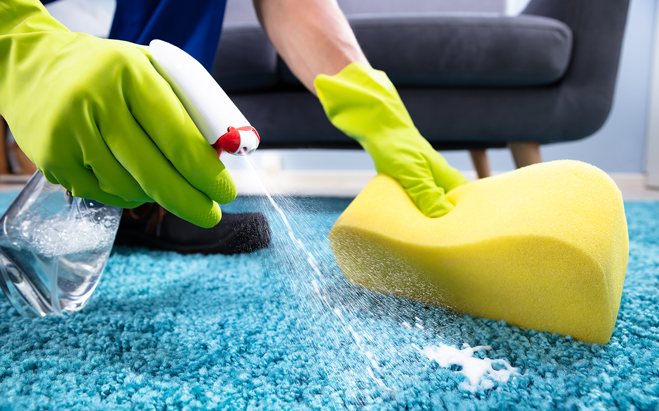 Cleaning carpet