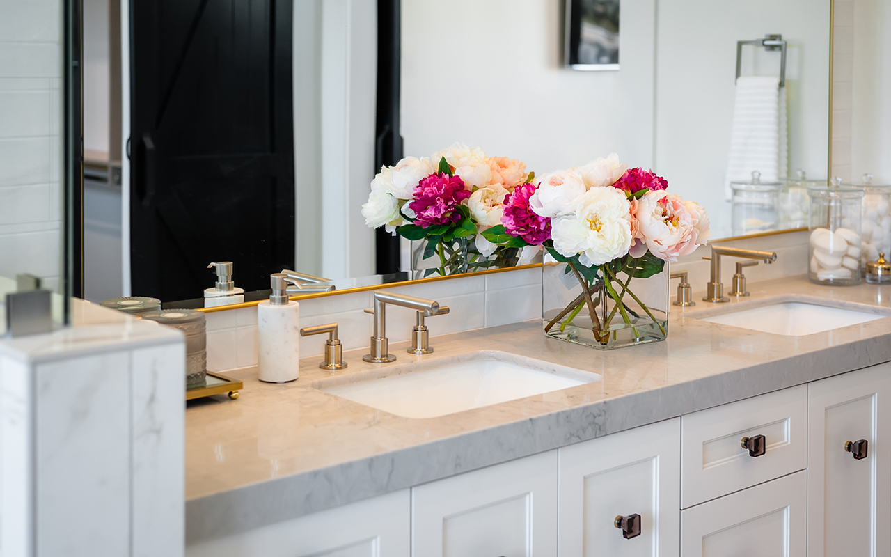 Bathroom vanity